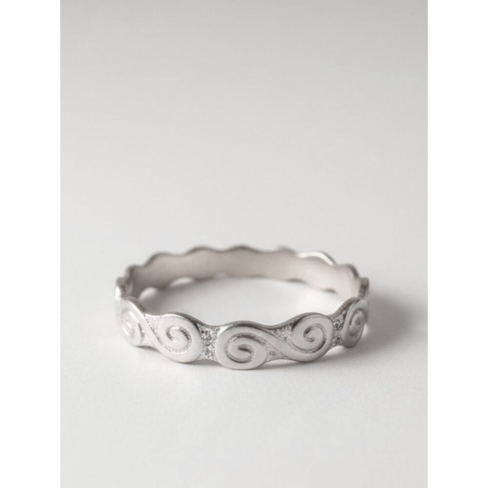 Artisan Swirl Pattern Silver Bangle Bracelet